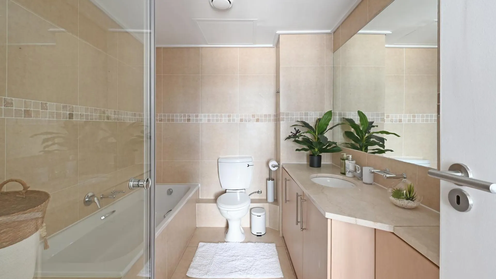 Luxury Apartment In De Waterkant With Amazing Views And Spacious Cape Town South Africa