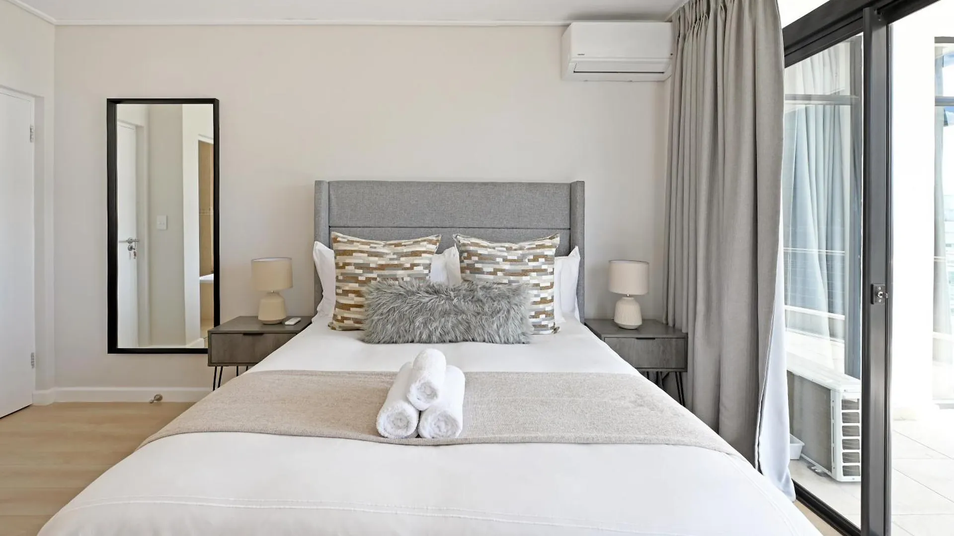 Luxury Apartment In De Waterkant With Amazing Views And Spacious Cape Town