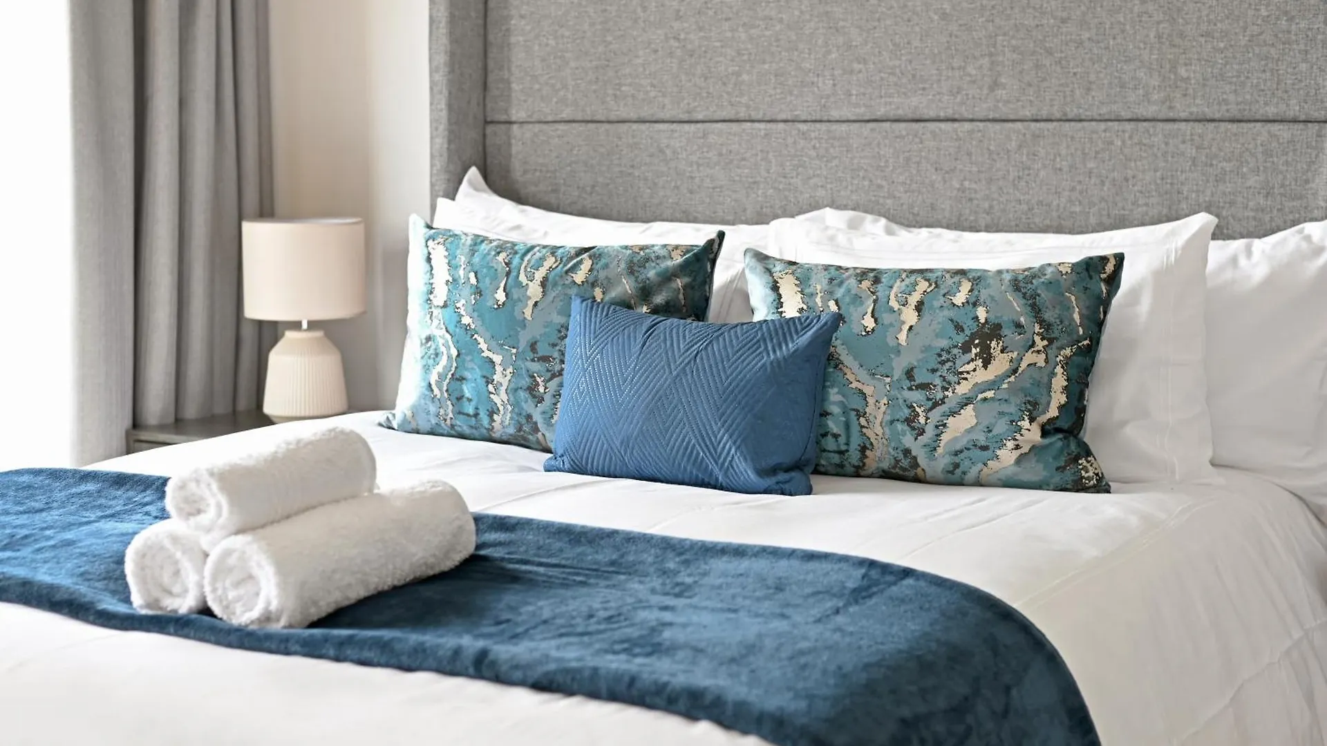 Luxury Apartment In De Waterkant With Amazing Views And Spacious Cape Town