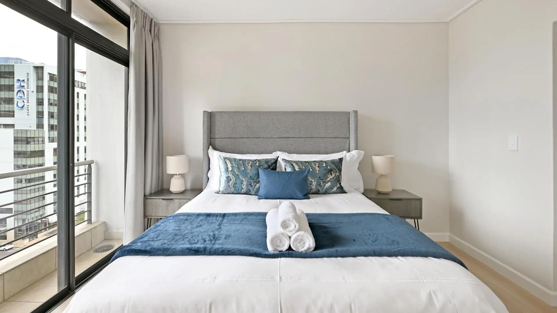 Luxury Apartment In De Waterkant With Amazing Views And Spacious Cape Town