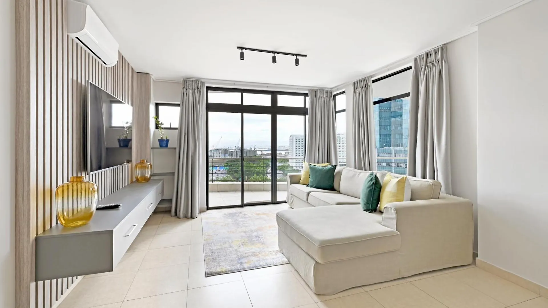 Luxury Apartment In De Waterkant With Amazing Views And Spacious Cape Town